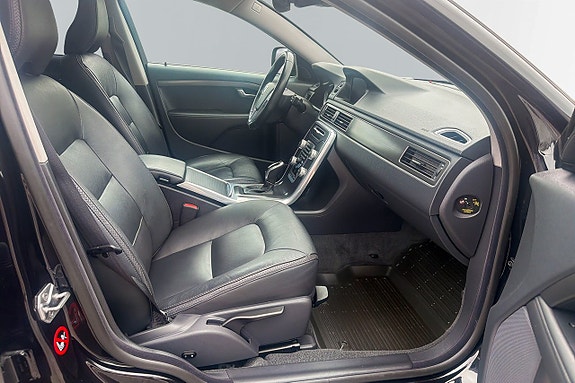 Volvo XC70 14 of 17