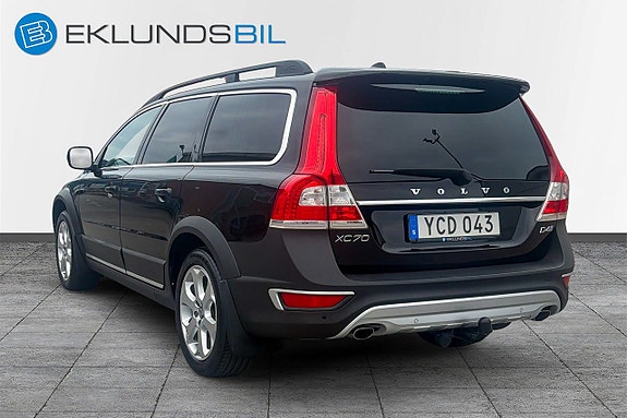 Volvo XC70 8 of 17