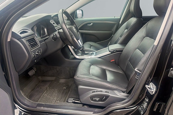 Volvo XC70 12 of 17