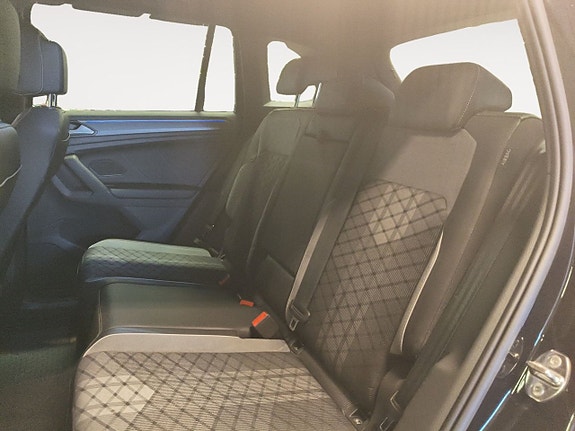 Volkswagen Tiguan 14 of 26