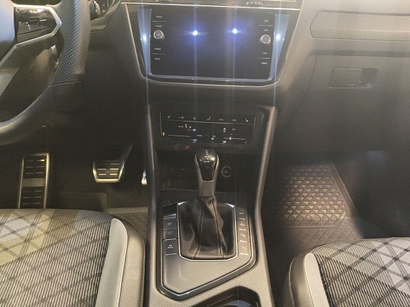 Volkswagen Tiguan 12 of 26