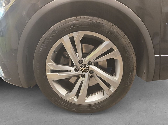 Volkswagen Tiguan 8 of 26