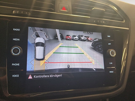 Volkswagen Tiguan 19 of 26