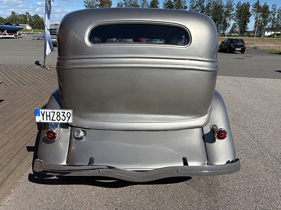 Ford Model 40 4 of 5