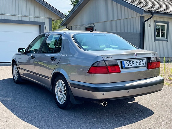 Saab 9-5 3 of 5