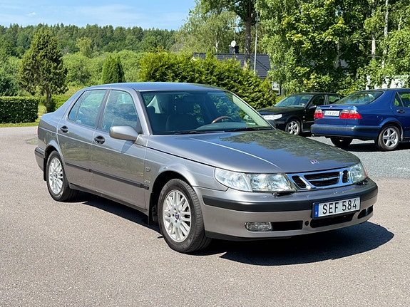 Saab 9-5 2 of 5