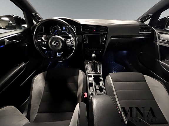 Volkswagen Golf VII 11 of 17