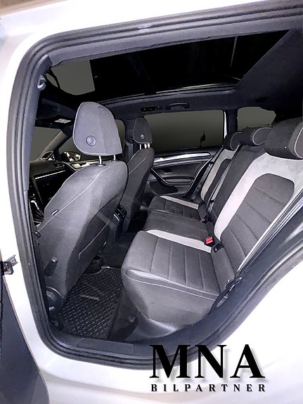 Volkswagen Golf VII 13 of 17