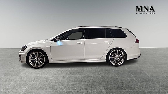Volkswagen Golf VII 2 of 17