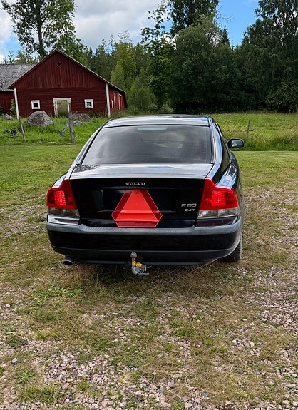 Volvo S60 3 of 4