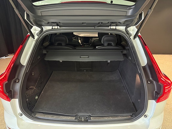 Volvo XC60 10 of 14