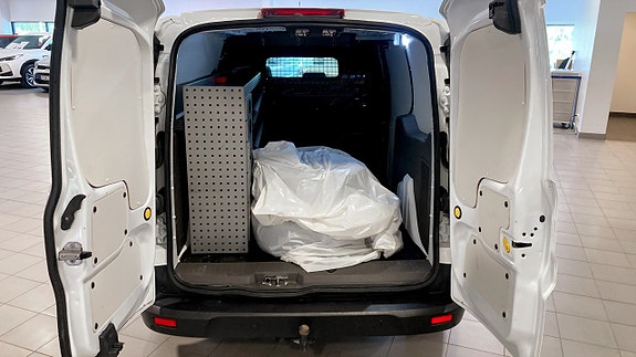 Ford Transit Connect 5 of 9