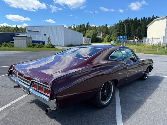 Chevrolet Impala 5 of 17