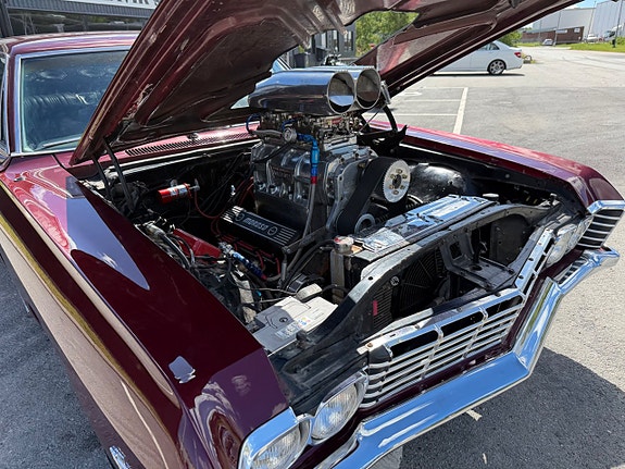 Chevrolet Impala 15 of 17
