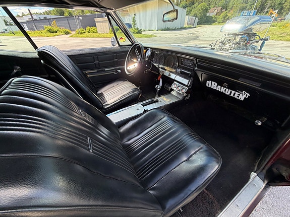 Chevrolet Impala 13 of 17