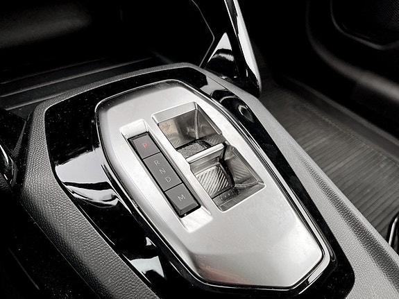 Peugeot 208 10 of 15