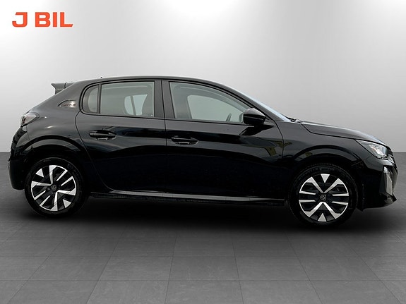 Peugeot 208 13 of 15