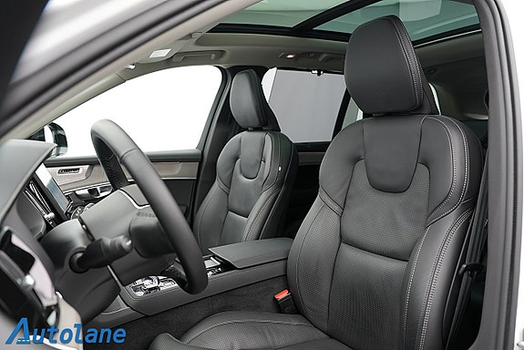 Volvo XC90 16 of 30
