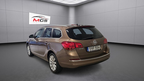 Opel Astra 4 of 5