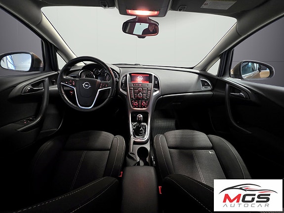 Opel Astra 11 of 30