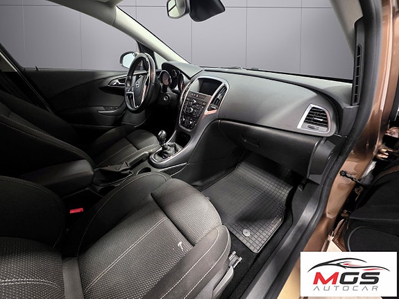 Opel Astra 12 of 30