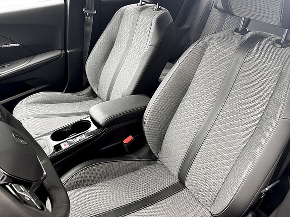 Peugeot 2008 5 of 15