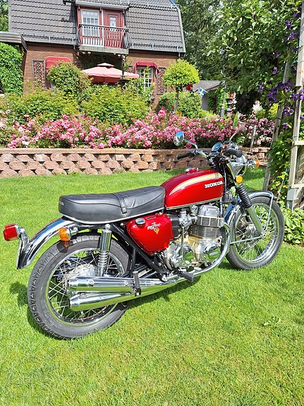 Honda 750 2 of 5