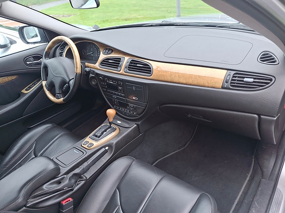 Jaguar S-TYPE 7 of 7