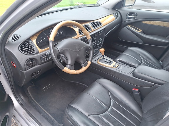 Jaguar S-TYPE 6 of 7