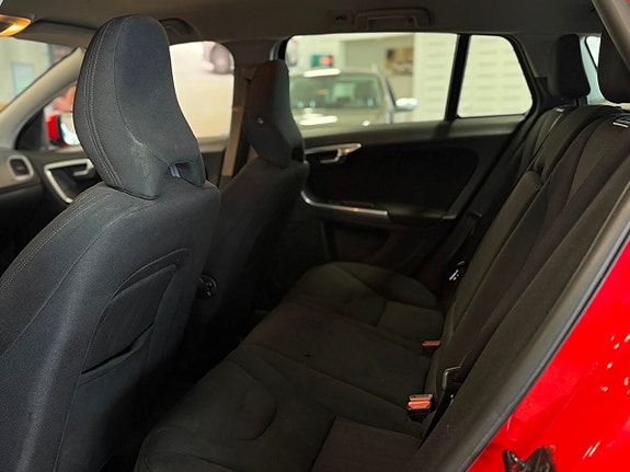 Volvo V60 7 of 15
