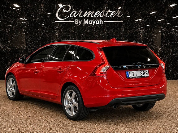 Volvo V60 3 of 5
