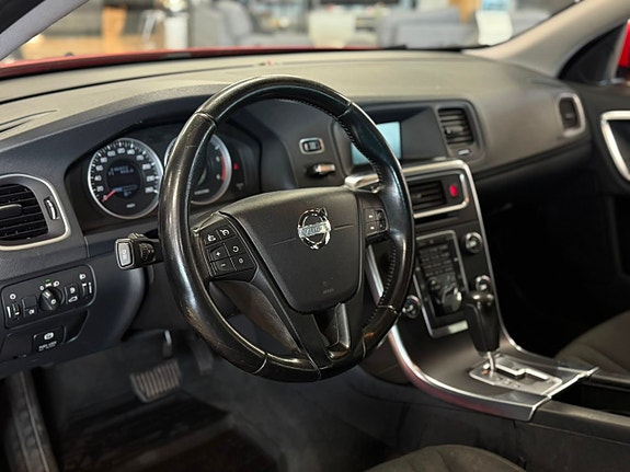 Volvo V60 6 of 15