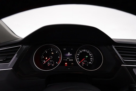 Volkswagen Tiguan 11 of 23