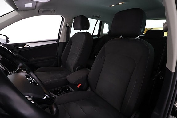 Volkswagen Tiguan 15 of 23