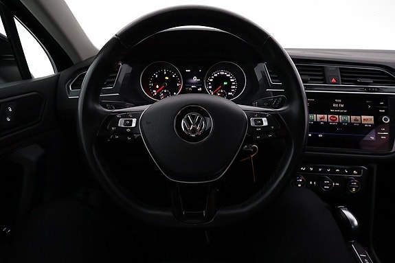 Volkswagen Tiguan 14 of 23