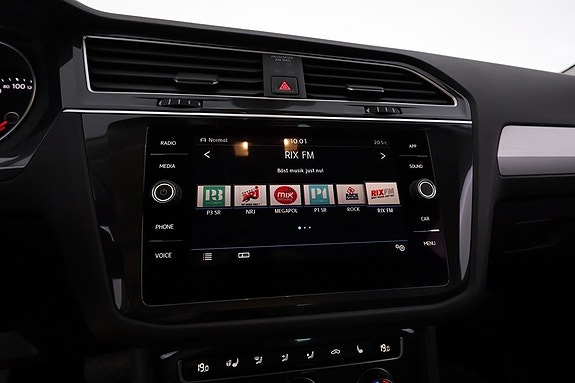 Volkswagen Tiguan 12 of 23