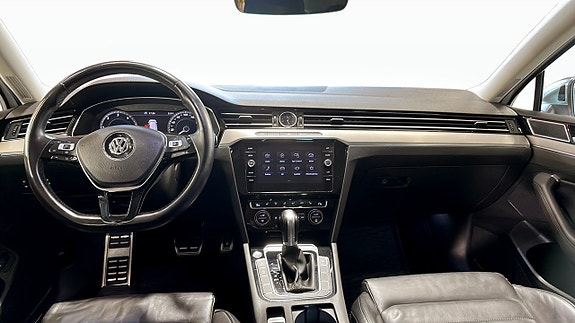 Volkswagen Passat Alltrack 10 of 20