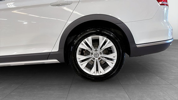 Volkswagen Passat Alltrack 6 of 20