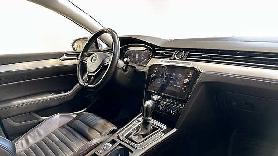 Volkswagen Passat Alltrack 11 of 20