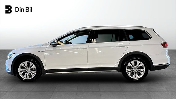 Volkswagen Passat Alltrack 2 of 20