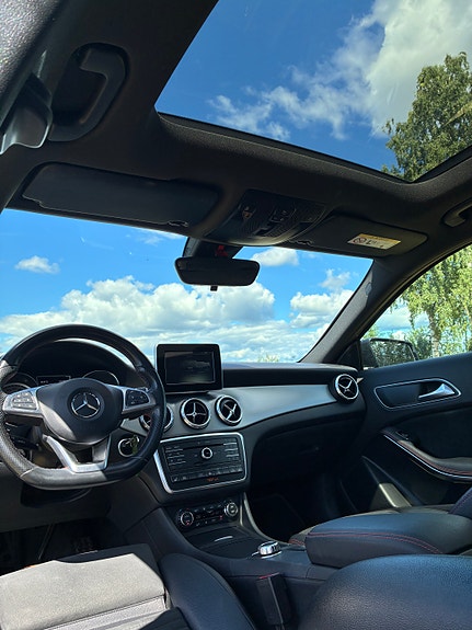 Mercedes-Benz GLA200 d 3 of 5