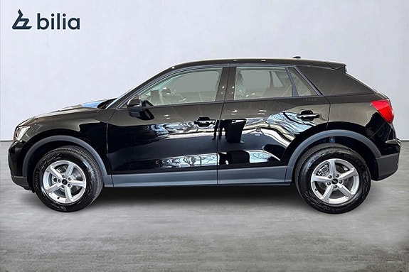 Audi Q2 2 of 5