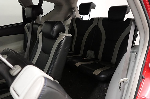 Toyota Prius+ 6 of 16