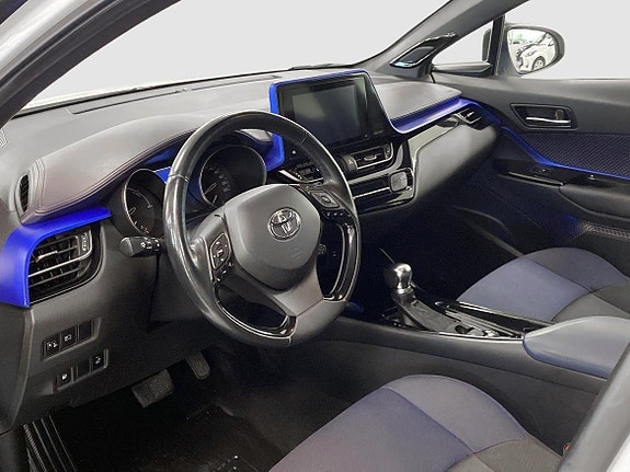 Toyota C-HR 12 of 14