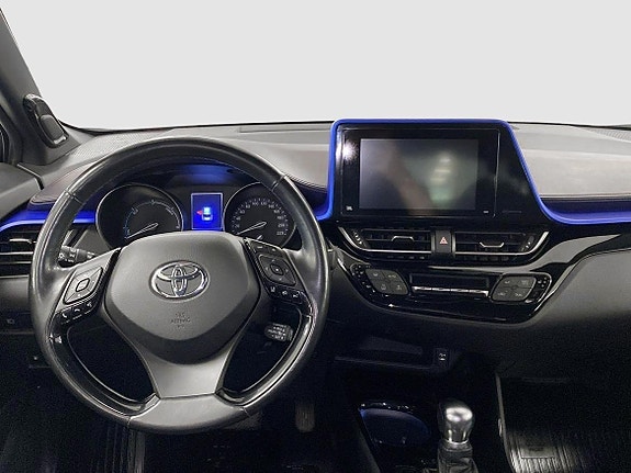 Toyota C-HR 7 of 14