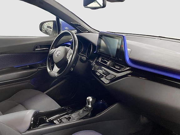Toyota C-HR 4 of 14