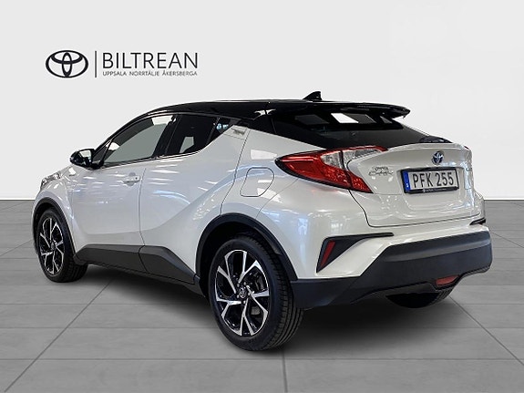 Toyota C-HR 2 of 14