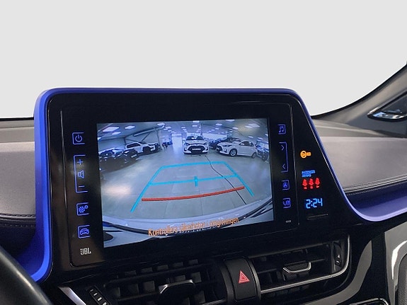 Toyota C-HR 5 of 14