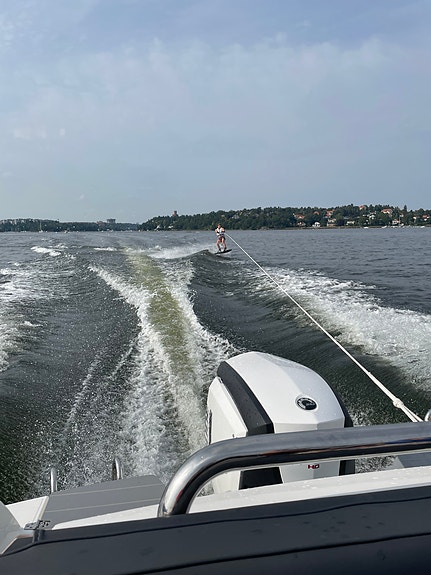 Sting 610 DC Evinrude E-Tec 150 hk 5 of 15