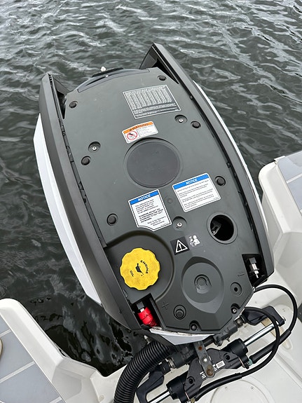 Sting 610 DC Evinrude E-Tec 150 hk 14 of 15